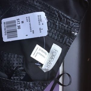 Forever 21 women’s crop top